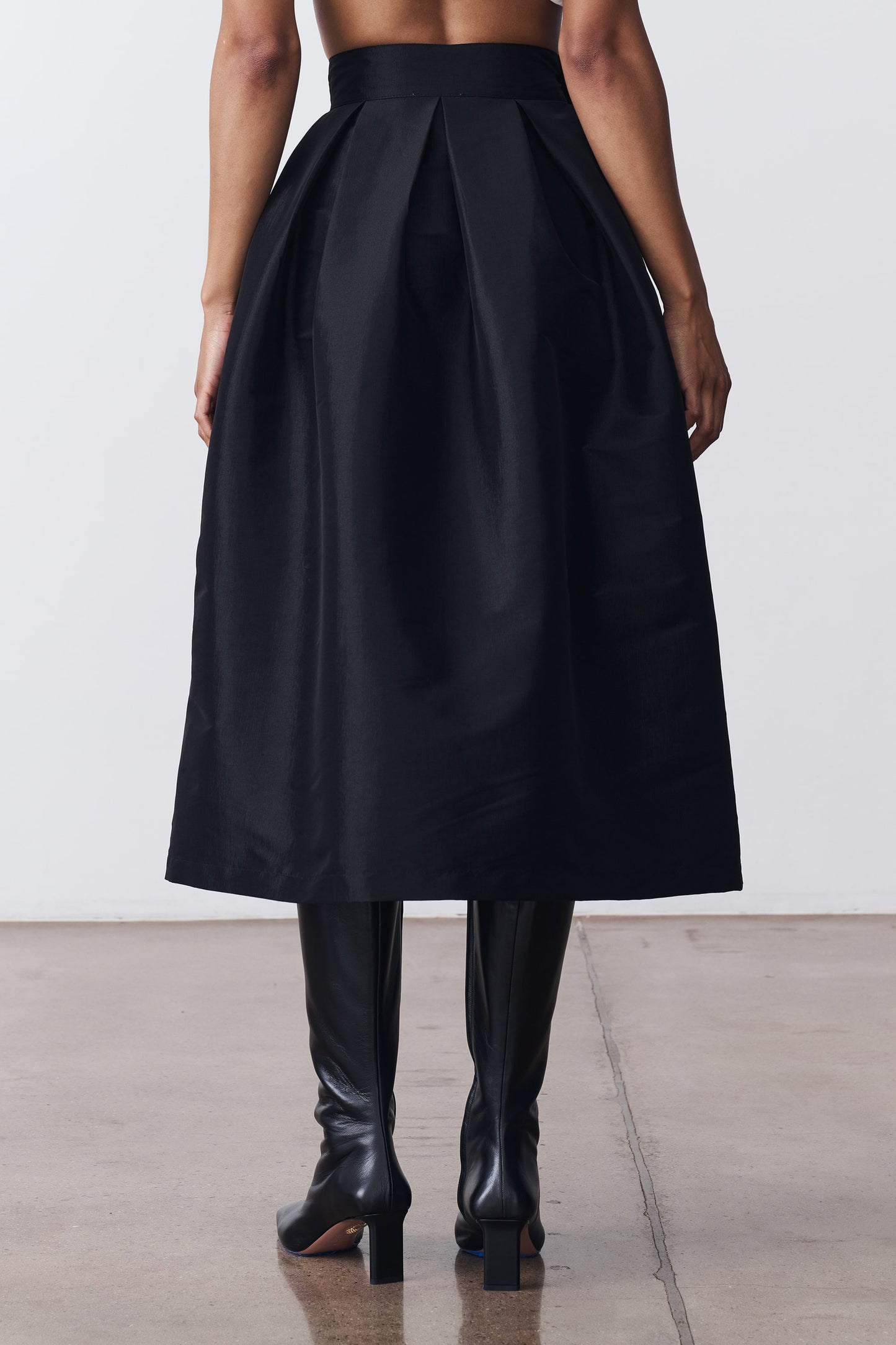 The Full Pleated Skirt - Black
