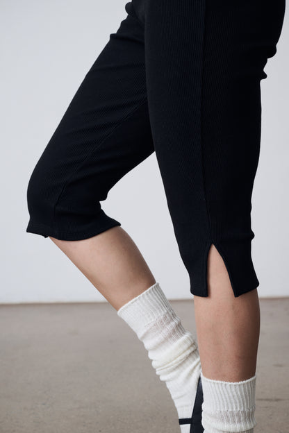 The Ribbed Knit Crop Pant - Black